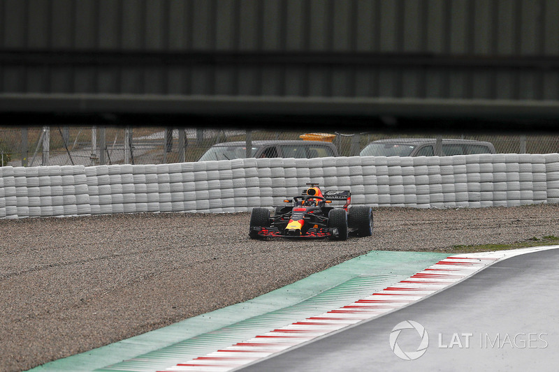 Вылет с трассы: Даниэль Риккардо, Red Bull Racing RB14