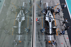 Sergey Sirotkin, Williams FW40 hace una práctica de pitstop