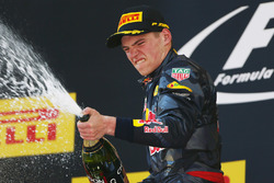 Podio: ganador de la carrera Max Verstappen, Red Bull Racing