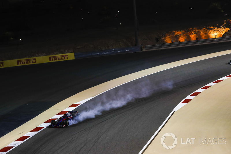 Brendon Hartley, Scuderia Toro Rosso STR13 locks up