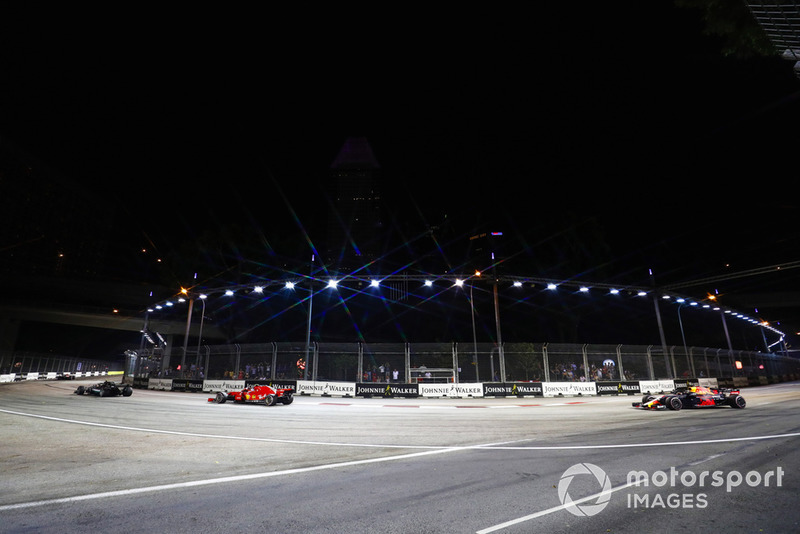 Lewis Hamilton, Mercedes AMG F1 W09 EQ Power+, Sebastian Vettel, Ferrari SF71H, Max Verstappen, Red Bull Racing RB14