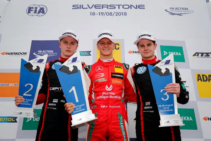 Podium : le vainqueur Mick Schumacher, PREMA Theodore Racing Dallara F317 - Mercedes-Benz, le deuxième Jüri Vips, Motopark Dallara F317 - Volkswagen, le troisième Jonathan Aberdein, Motopark Dallara F317 - Volkswagen