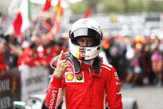 Yarış galibi Sebastian Vettel, Ferrari, Parc Ferme