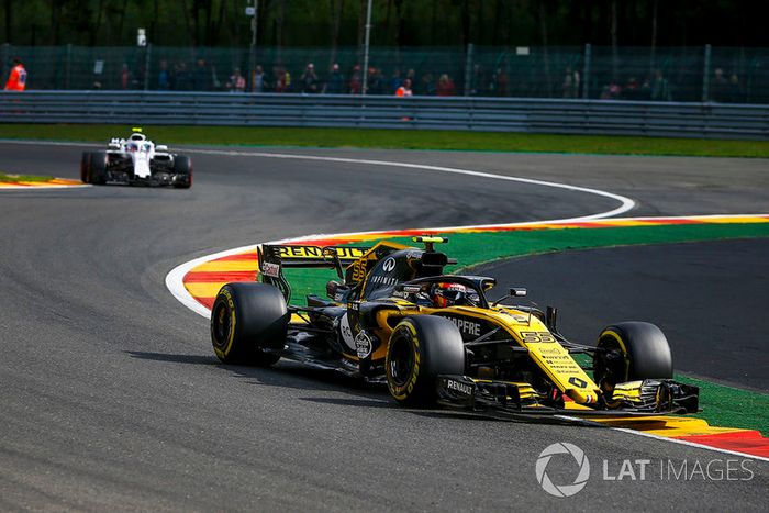 Carlos Sainz Jr., Renault Sport F1 Team R.S. 18 y Sergey Sirotkin, Williams FW41