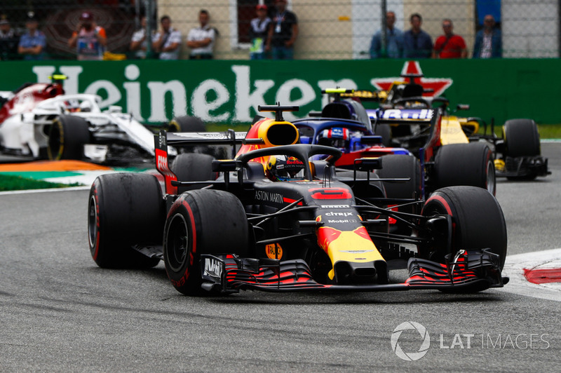 Daniel Ricciardo, Red Bull Racing RB14, Pierre Gasly, Toro Rosso STR13, Nico Hulkenberg, Renault Sport F1 Team R.S. 18, y Charles Leclerc, Sauber C37
