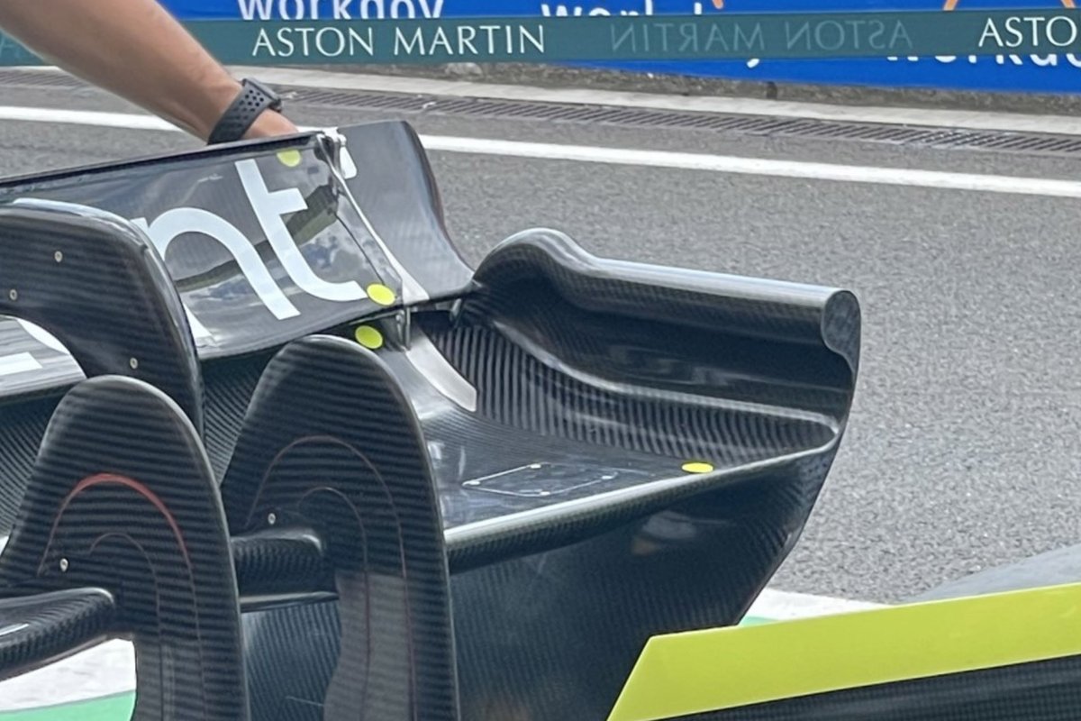 Alerón trasero del Aston Martin AMR22