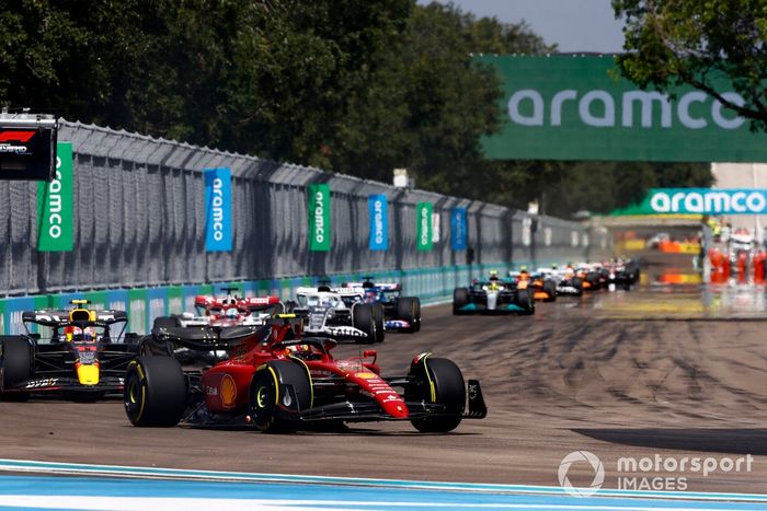 Carlos Sainz, Ferrari F1-75, Sergio Pérez, Red Bull Racing RB18, Valtteri Bottas, Alfa Romeo C42, Pierre Gasly, AlphaTauri AT03