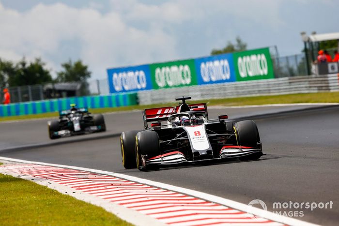 Romain Grosjean, Haas VF-20, Valtteri Bottas, Mercedes F1 W11