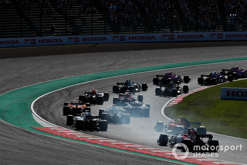 Lance Stroll, Williams FW41, Stoffel Vandoorne, McLaren MCL33, y Marcus Ericsson, Sauber C37