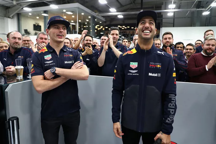 Daniel Ricciardo, Red Bull Racing, y Max Verstappen, Red Bull Racing