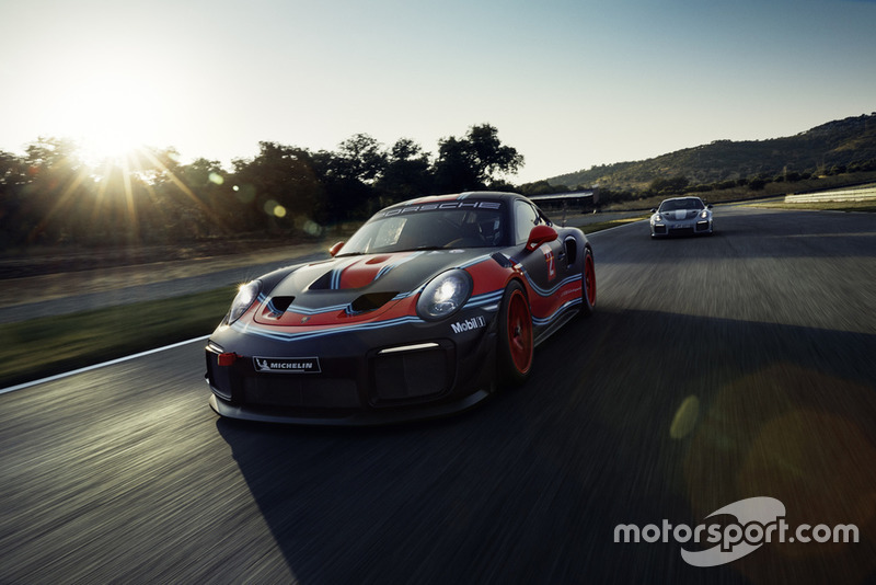 Автомобиль Porsche 911 GT2 RS Clubsport