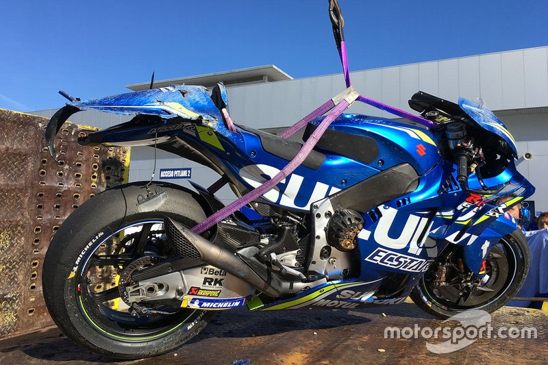 Moto de Joan Mir, Team Suzuki MotoGP después de su caída.