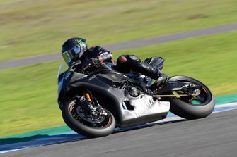 Lewis Hamilton, Yamaha R1