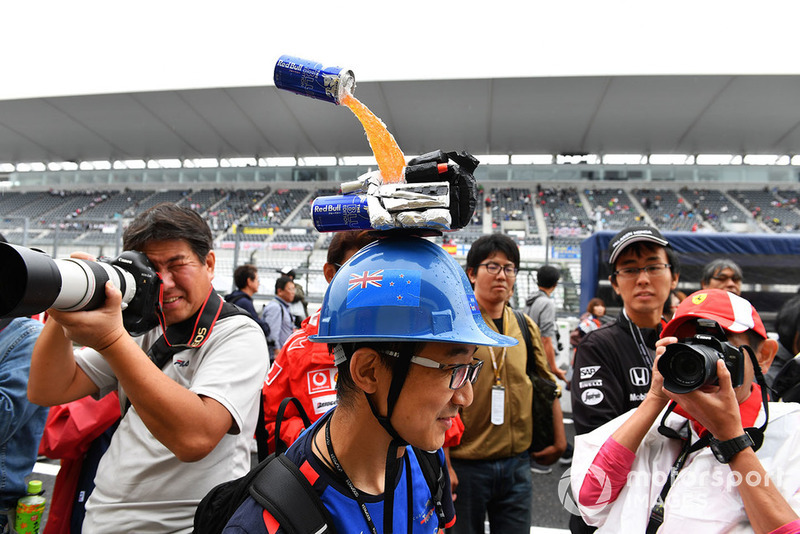 Fan with hat