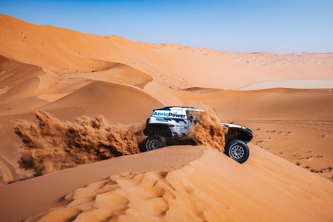 #217 X-raid Mini JCW Team Mini John Cooper Works Rally Plus: Krzysztof Hołowczyc, Łukasz Kurzeja