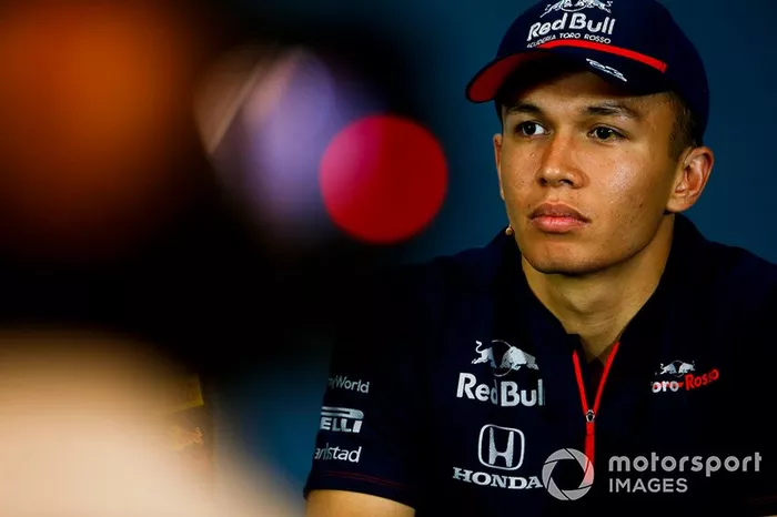 Alexander Albon, Toro Rosso alla conferenza stampa