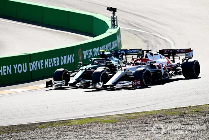 Sebastian Vettel, Aston Martin AMR21, Robert Kubica, Alfa Romeo Racing C41