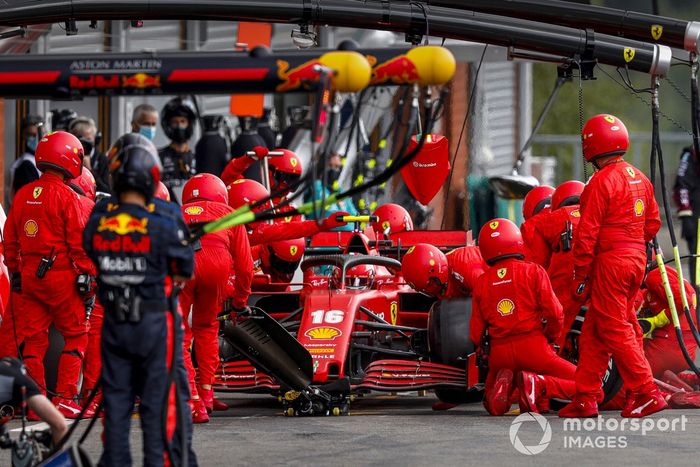 Charles Leclerc, Ferrari SF1000, en pits