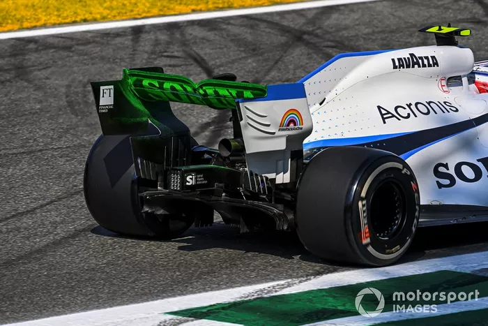 Flow-viz paint on the rear of Nicholas Latifi, Williams FW43
