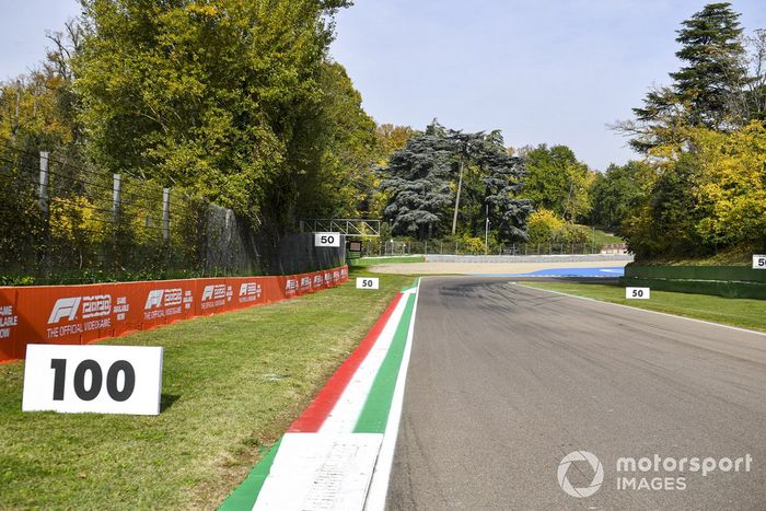 Señales de distancia hasta la curva