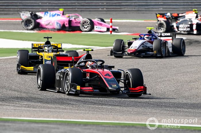 Callum Ilott, UNI-Virtuosi y Guanyu Zhou, UNI-Virtuosi 