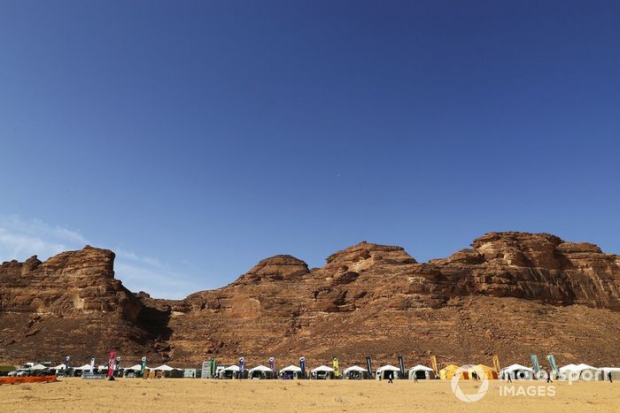 Vista de los boxes del Desert XPrix