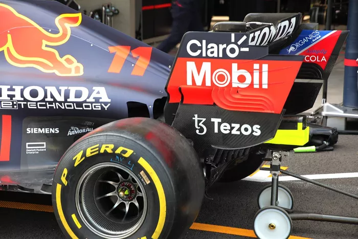 Detalle del alerón trasero del Red Bull Racing RB16B