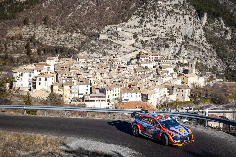 Oliver Solberg, Elliott Edmondson, Hyundai World Rally Team Hyundai i20 N Rally1