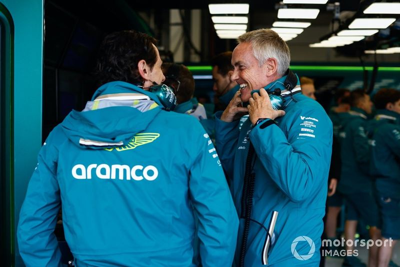 Pedro de la Rosa, Embajador del equipo Aston Martin F1 Team, con Martin Whitmarsh, Director General del Grupo Aston Martin Performance Technologies.