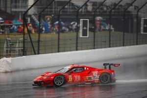 #62 Risi Competizione Ferrari 296 GT3: Daniel Serra, Davide Rigon