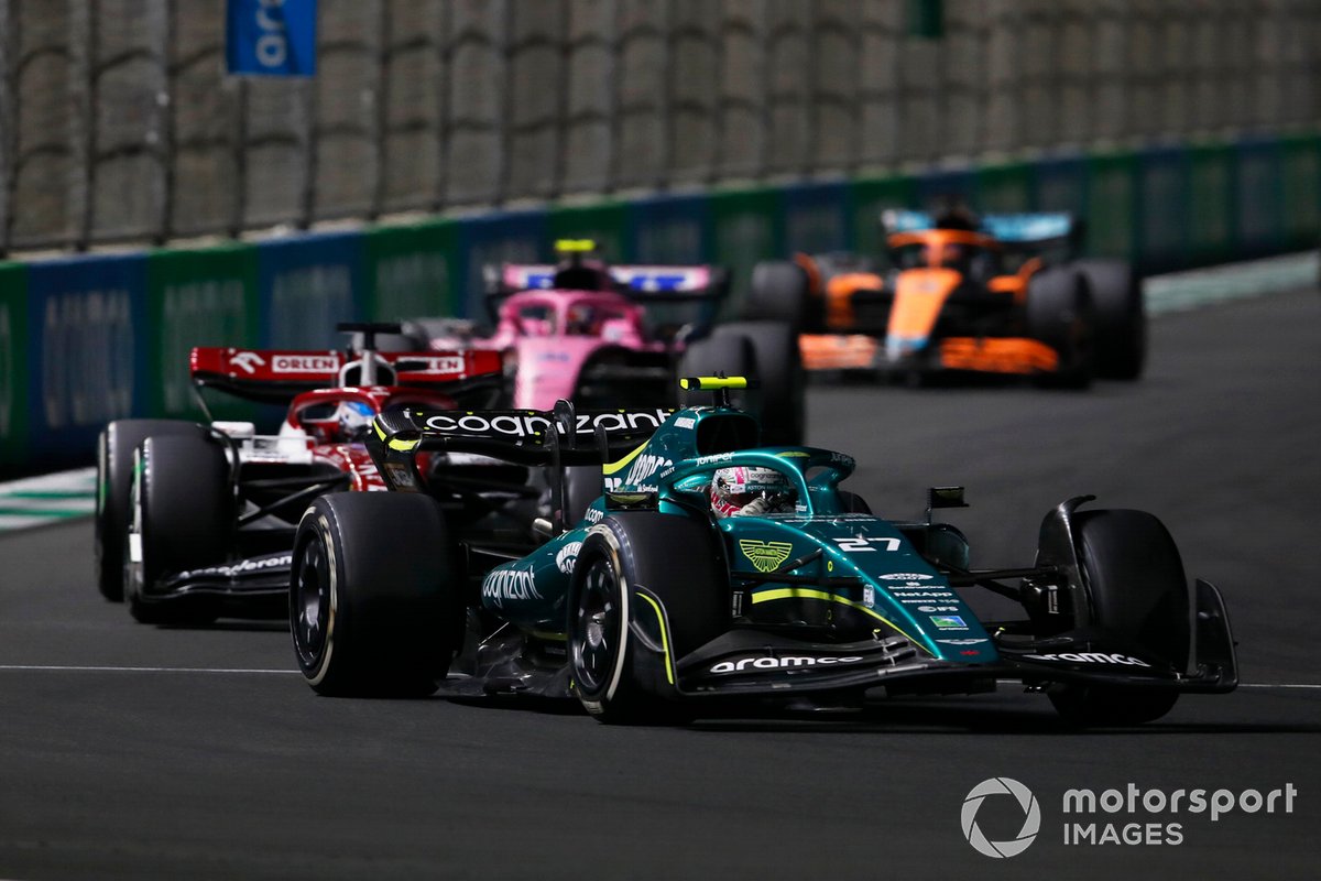 Nico Hulkenberg, Aston Martin AMR22, Valtteri Bottas, Alfa Romeo C42, Esteban Ocon, Alpine A522