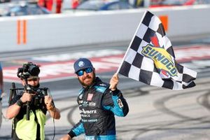 Race winner Martin Truex Jr., Joe Gibbs Racing, Toyota Camry Auto-Owners Insurance