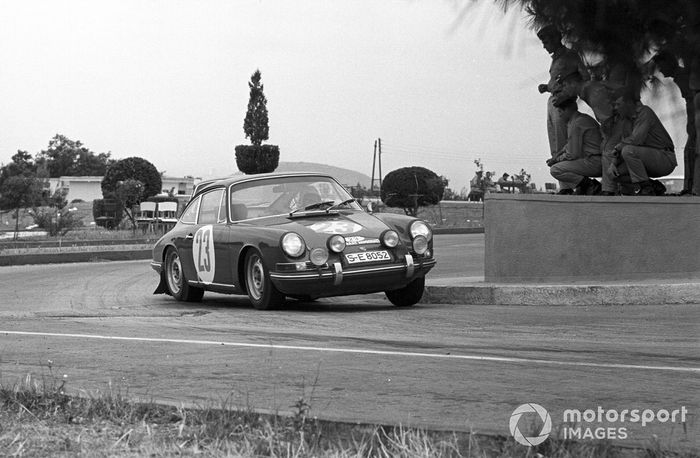 Sobieslaw Zasada at speed in his Porsche 911 