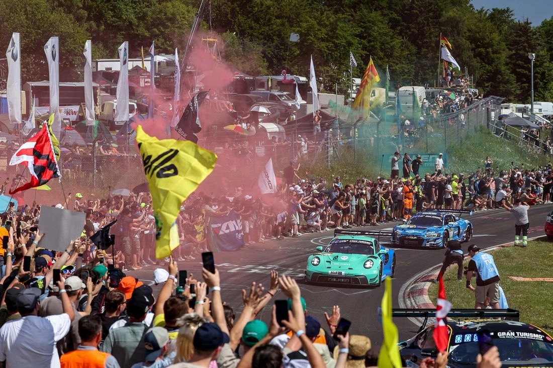 #33 Falken Motorsports Porsche 911 GT3 R (992): Julien Andlauer, Nico Menzel, Sven Müller, Alessio Picariello