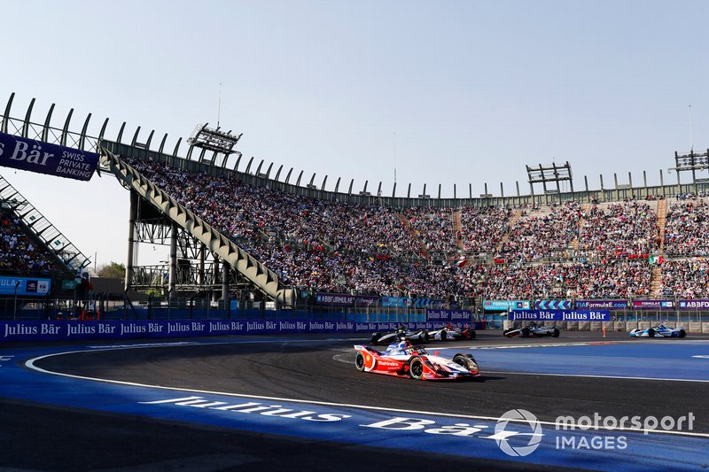 Pascal Wehrlein, Mahindra Racing, al comando alla partenza della gara