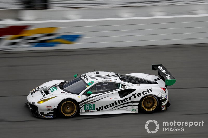 #63 Scuderia Corsa Ferrari 488 GT3, GTD: Cooper MacNeil, Toni Vilander, Jeff Westphal, Dominik Farnbacher