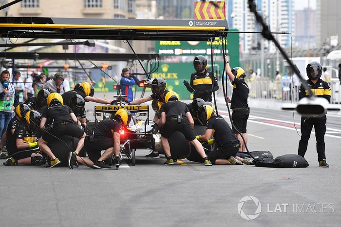 Carlos Sainz Jr também treinou pits top