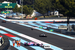 Sergio Perez, Force India VJM11 pierde una rueda y hace un trompo en la PL2