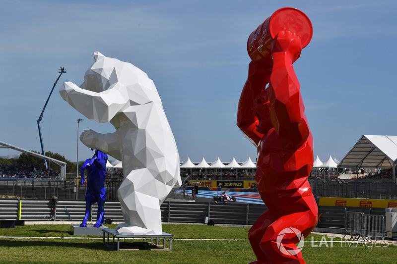 Pit lane sculpture