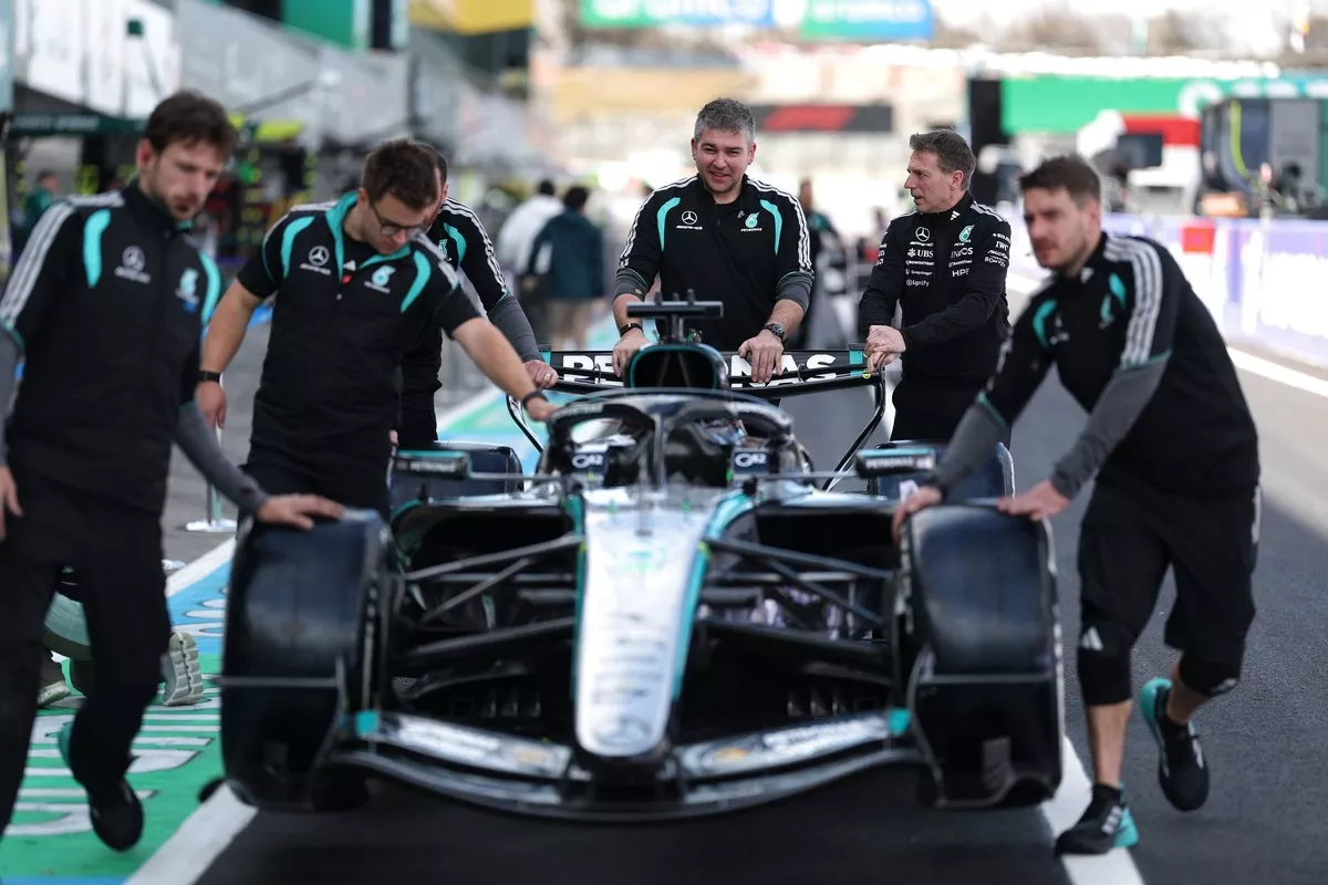 Mercedes W17