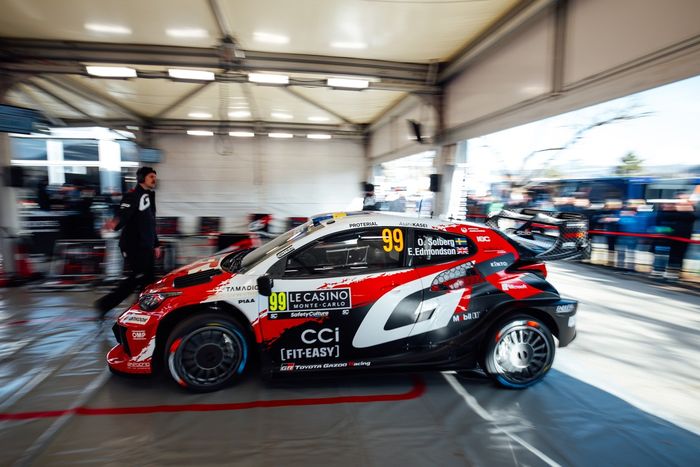 Oliver Solberg, Elliott Edmondson, Toyota Gazoo Racing WRT Toyota GR Yaris Rally1