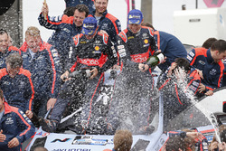 Победители - Хейден Пэддон и Джон Кеннард, Hyundai Motorsport