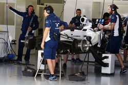 Williams FW38 en los pits