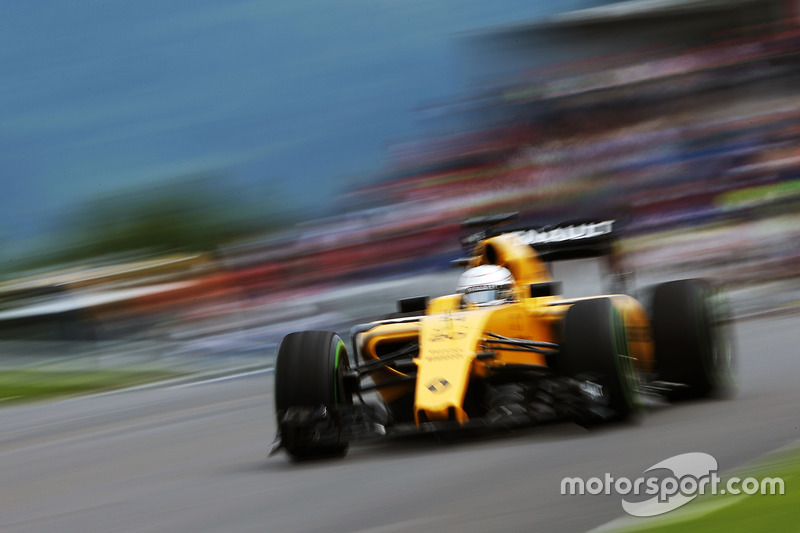 16: Kevin Magnussen, Renault Sport F1 Team RS16