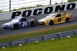 Chase Elliott, Hendrick Motorsports Chevrolet, Kyle Busch, Joe Gibbs Racing Toyota