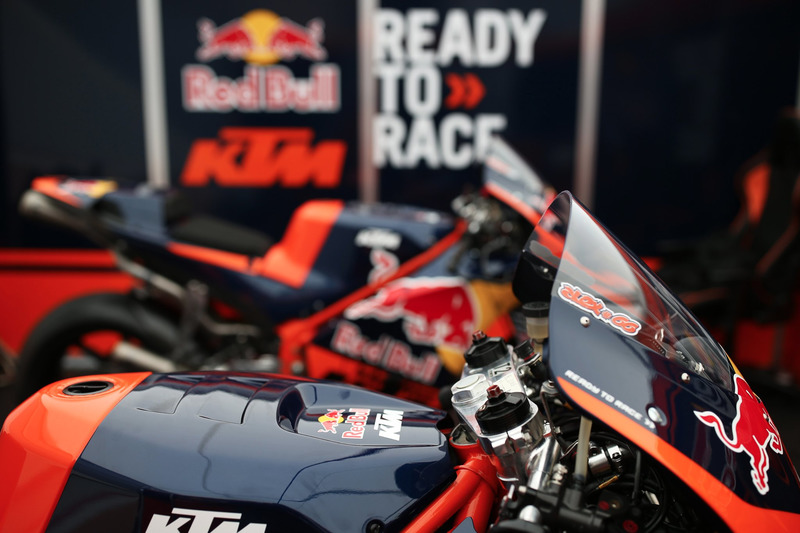 Detalle de LA moto KTM RC16