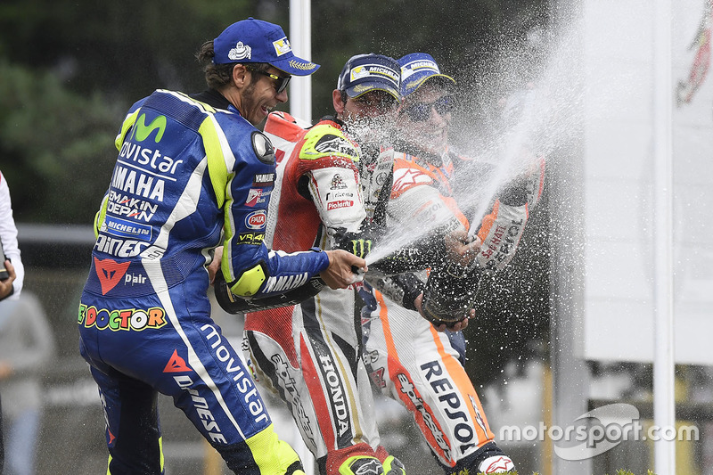 Podium: race winner Cal Crutchlow, Team LCR Honda, second place Valentino Rossi, Yamaha Factory Racing, third place Marc Marquez, Repsol Honda Team