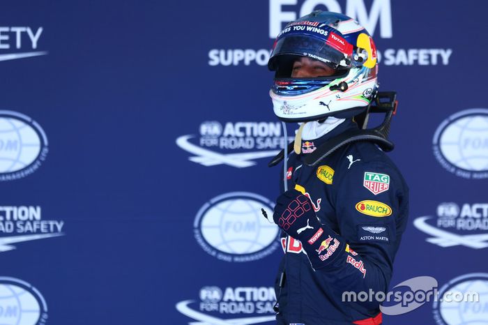 Daniel Ricciardo vibrou após superar Max Verstappen e conquistar o terceiro lugar no grid - o australiano segue invicto nas classificações em 2016