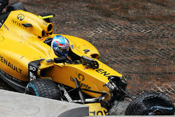 Джолион Палмер, Renault Sport F1 Team RS16 - авария