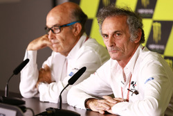 Кармела Еспелета, генеральний директор Dorna Sports, Франко Унчіні, офіцер безпеки FIM Grand Prix